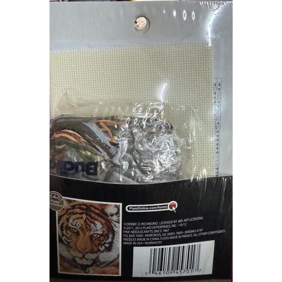 Plaid Bucilla Benji Tiger Counted Cross Stitch Kit 5x7 WM45701 DMC Floss NEW - Picture 2 of 3